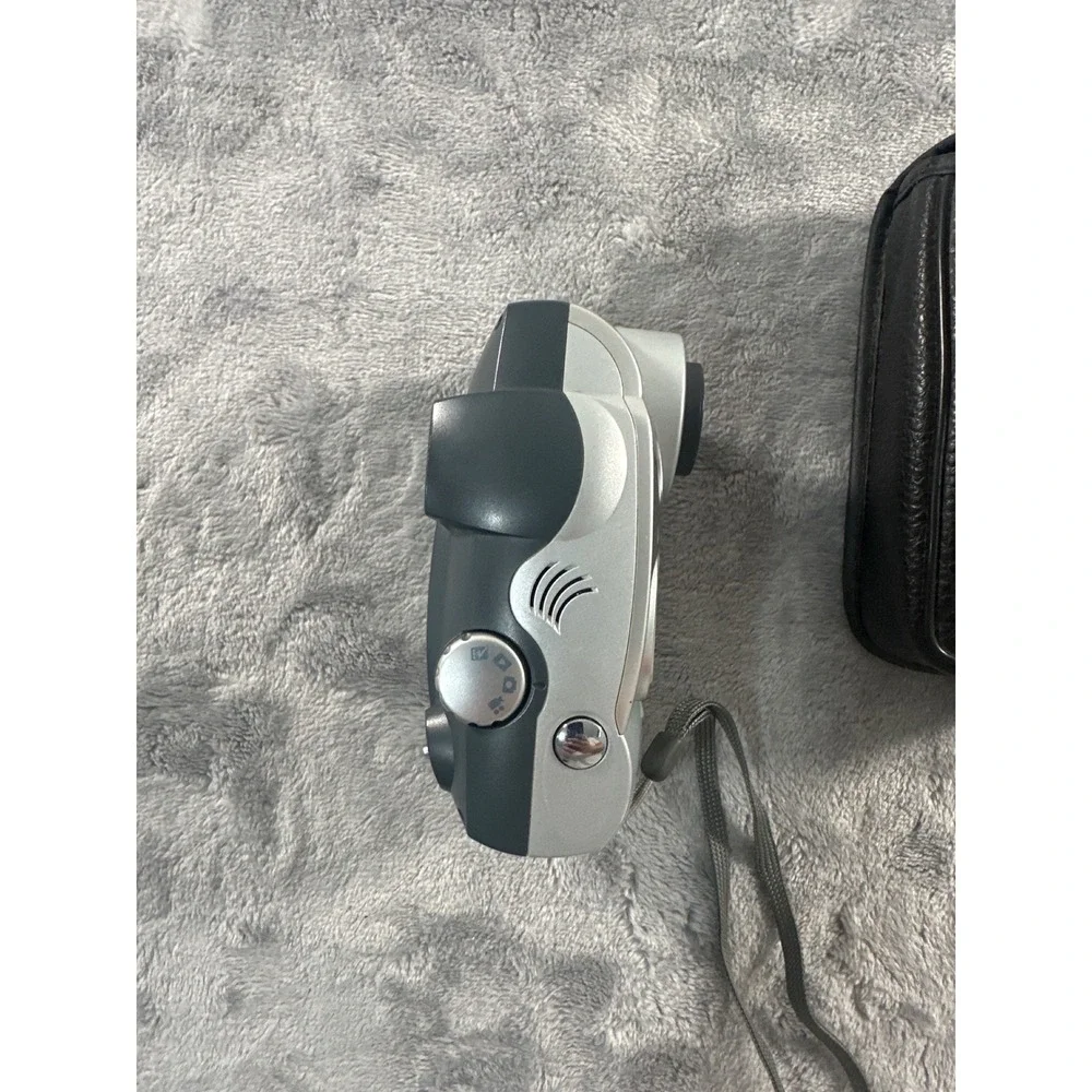 Kodak DX3600 Zoom Digital Camera 2.2MP Silver Vintage with Vivitar Case